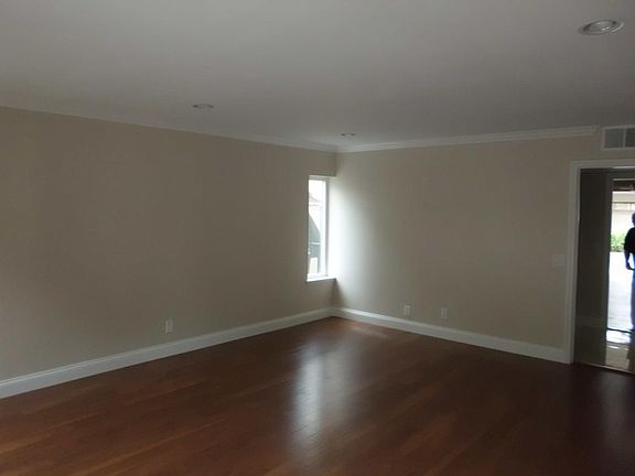 4th image of 10813 166th St