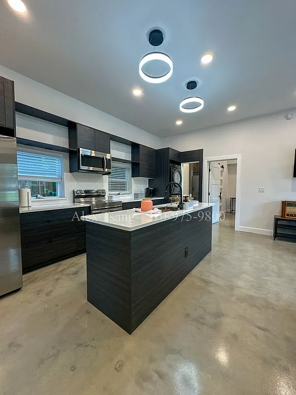 2 bed, 2.0 bath, 1132 sqft, $2,000 — Photo 2