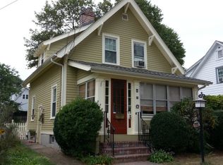 35 Maplewood Rd, New Haven, CT 06515