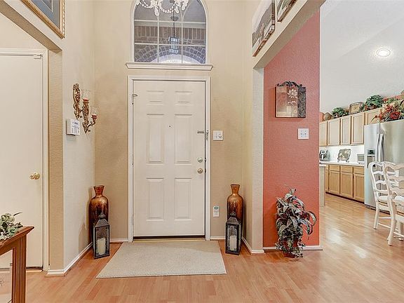 3rd image of 4840 Great Divide Dr