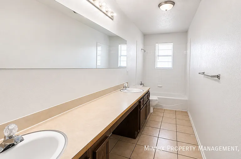 7306 Avenue W #B — Photo 27