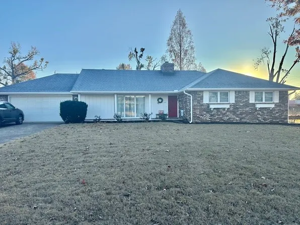 919 S 21st St, Rogers, AR 72758