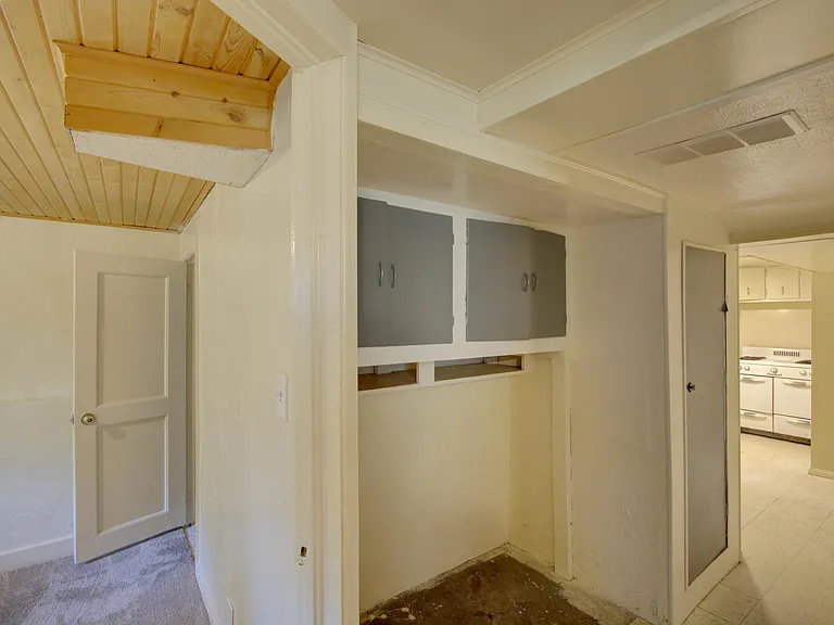 2257 S Franklin St — Photo 18