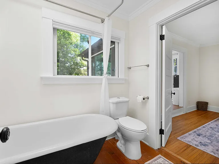 402 E Valerio St — Photo 25