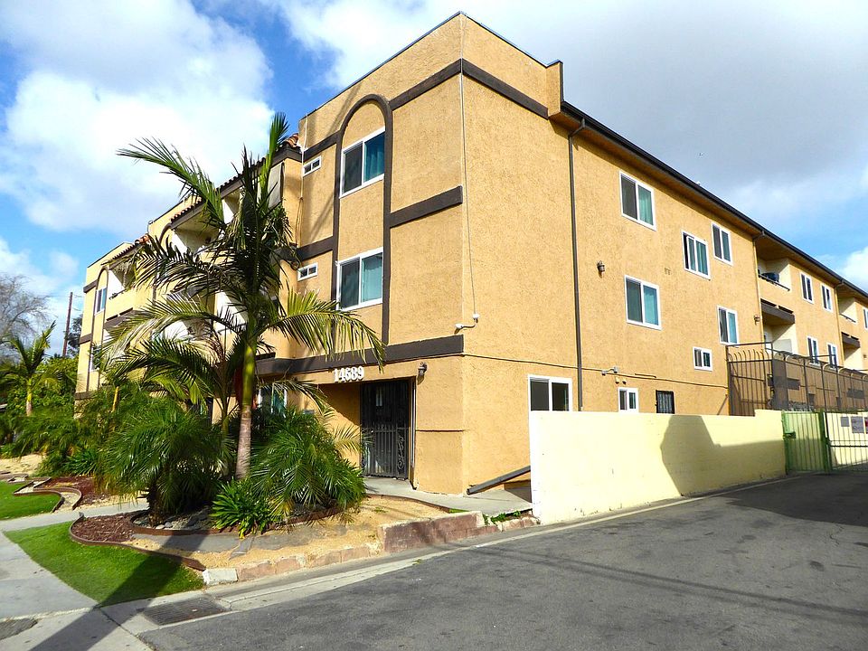 Building Photo 4