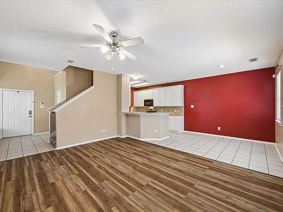 2nd image of 341 Capella Oaks Ln