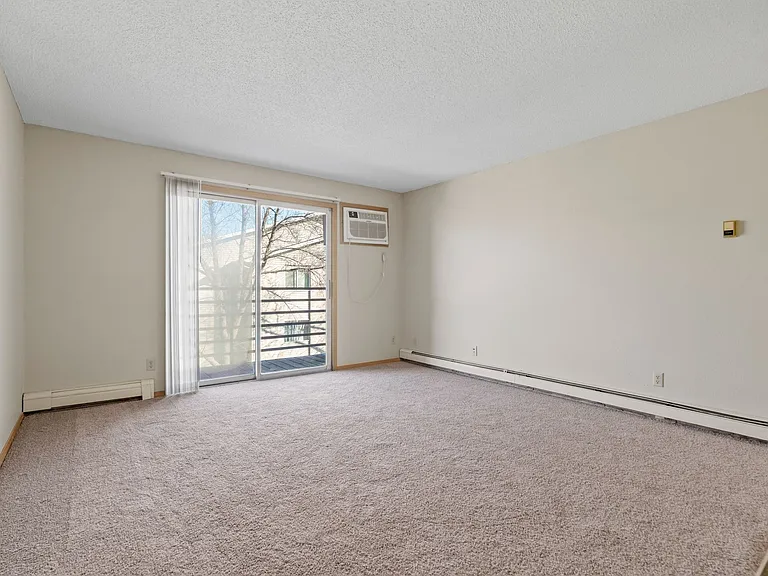 Wyndemere Apartments — Photo 53
