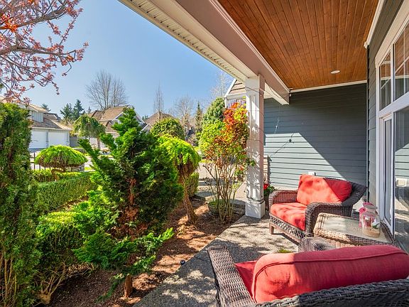 2nd image of 15497 37a Ave