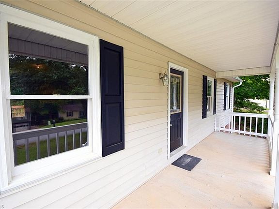 5th image of 805 Leichester Square Ct