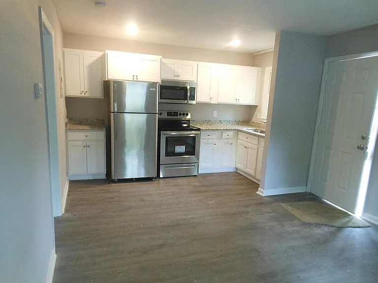 705 Chestnut St — Photo 2