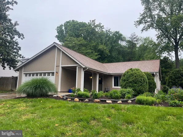 10410 Nellie White Ln, Fairfax, VA 22032