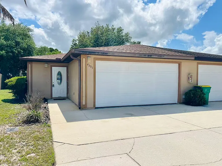 4395 Sherwood Forest Dr — Photo 1