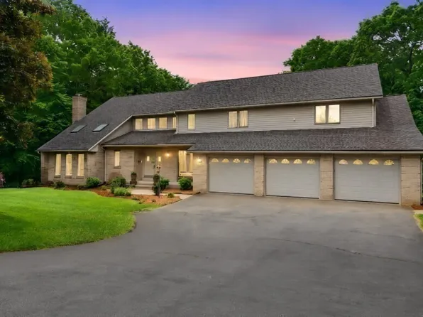 27 Lady Slipper Cir, Westfield, MA 01085