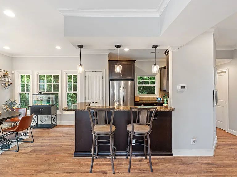 160 Park Pointe Cir #NA — Photo 14