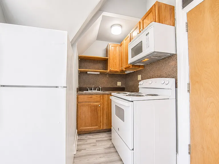 239 Vine St #8 — Photo 2
