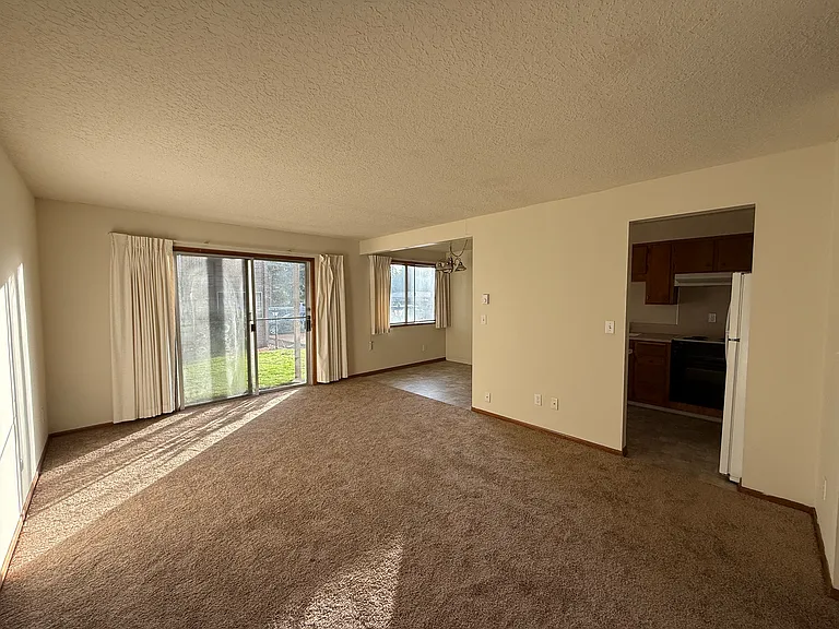 11359 NE Weidler St #1.1 — Photo 7
