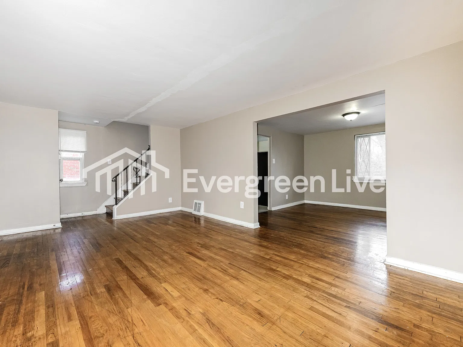 3 bed, 1.0 bath, 1248 sqft, $1,445 — Photo 2