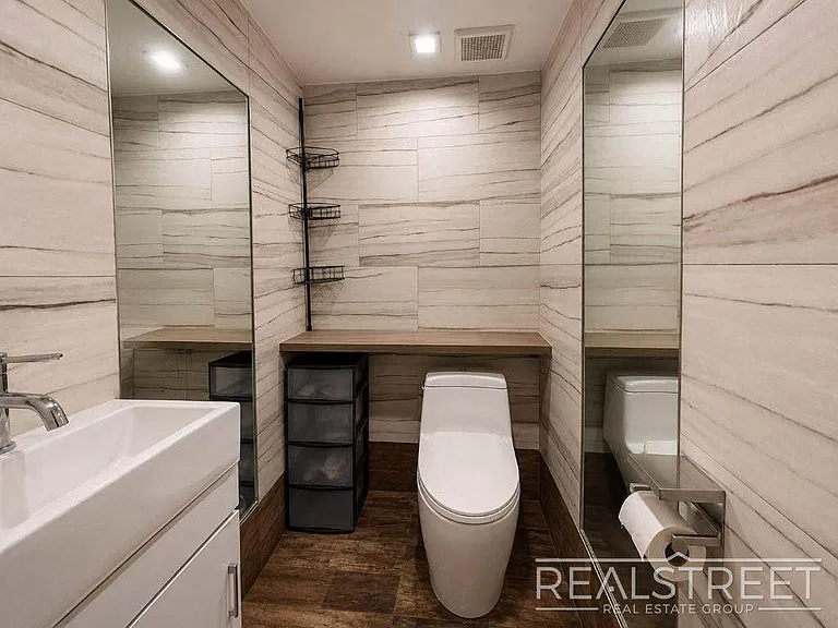 138 Cornelia St #1 — Photo 11