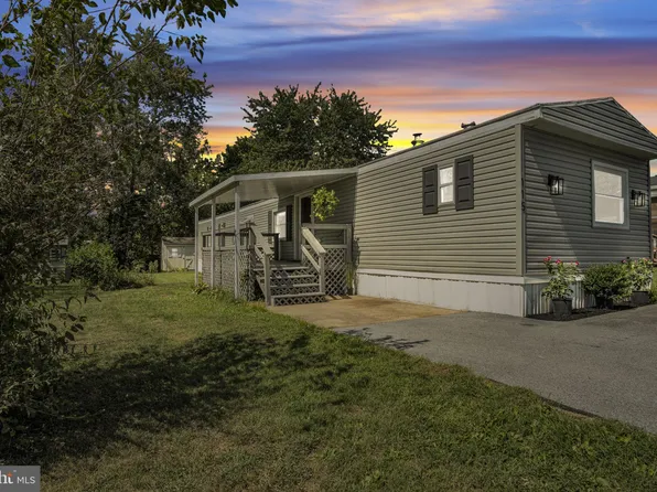 115 Brownstone Park #A, Hummelstown, PA 17036
