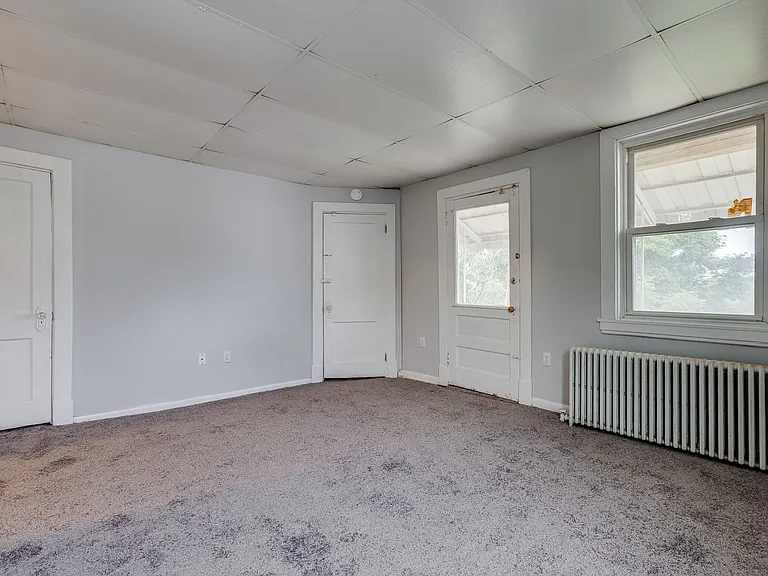Awesome building in a super convenient neighborhood! — Photo 23