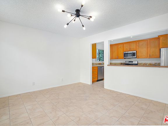 4th image of 1640 S Bentley Ave APT 1
