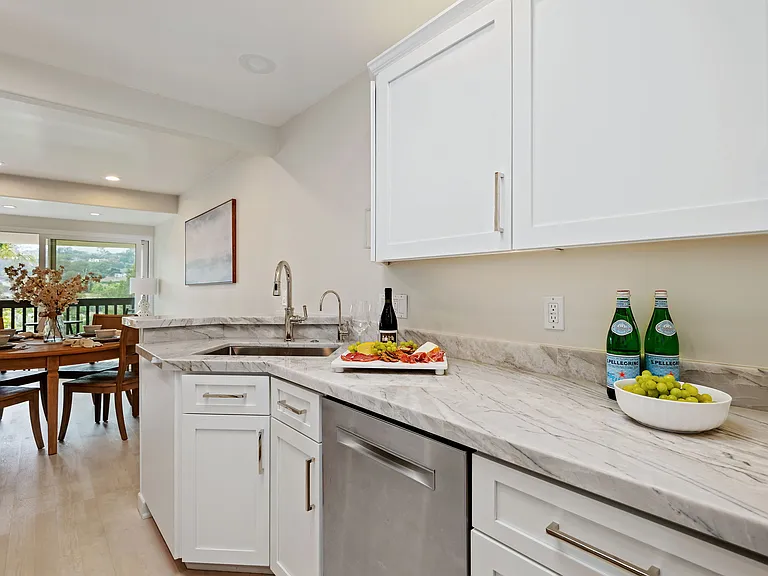 1046 Fairway Rd — Photo 8