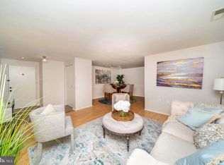 18022 Chalet Dr #27-102, Germantown, MD 20874