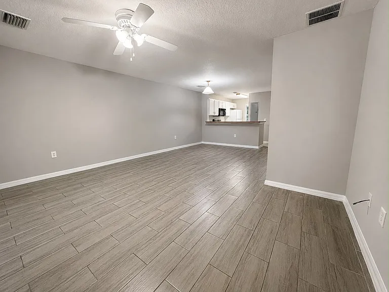 139 Jones Ln #B — Photo 7