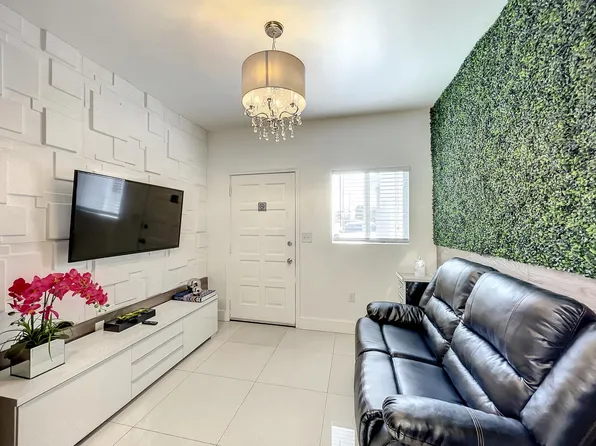 2400 SW 36th Ave, Miami, FL 33145