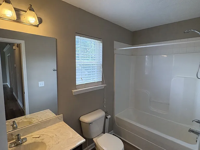 1009 Halverson Dr — Photo 12