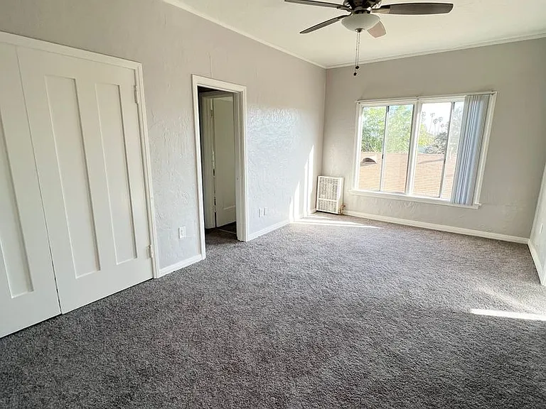 1147 Broad Ave — Photo 2