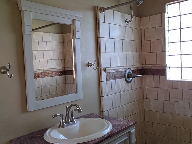 1405 E Lester St — Photo 14