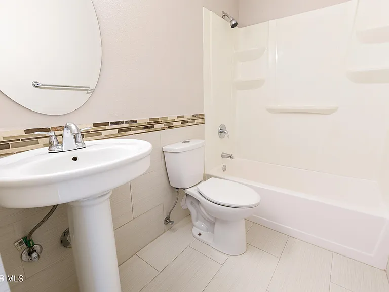 521 W Missouri Ave #12 — Photo 8