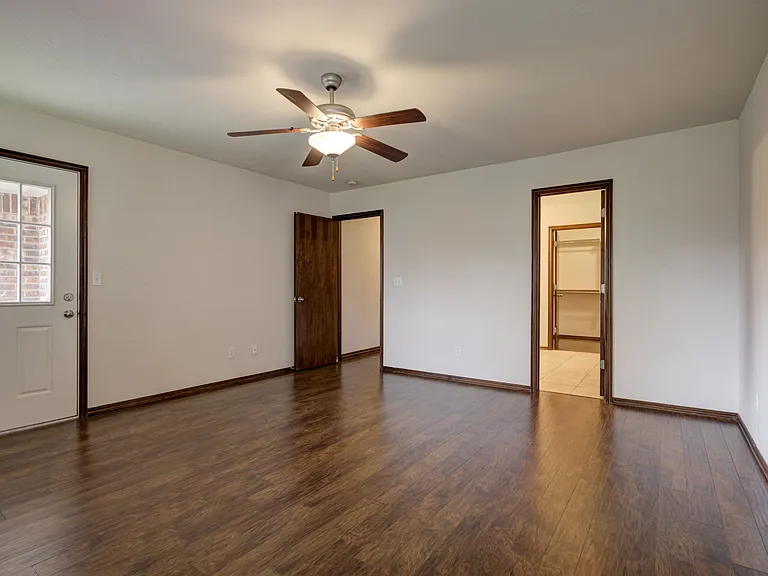 509 Finch St — Photo 17