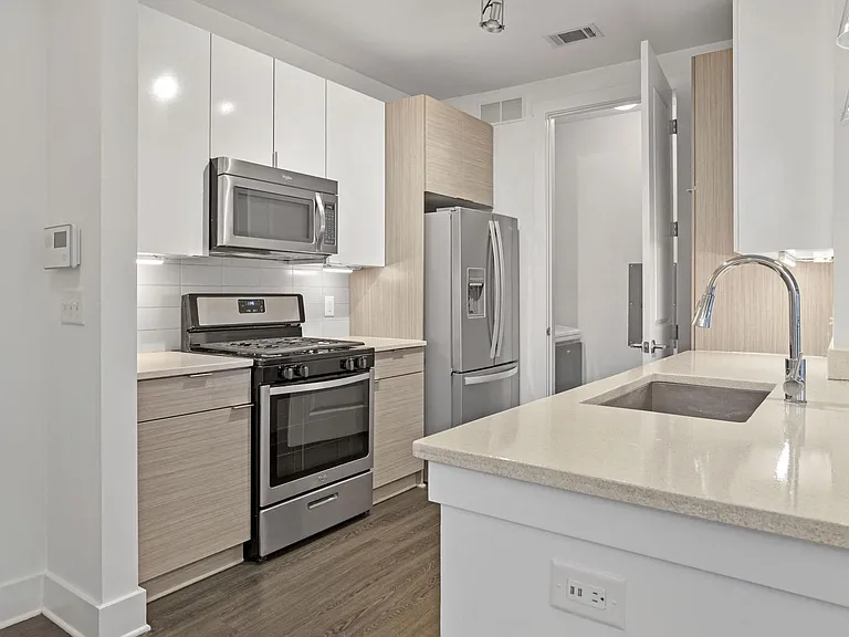 Modern and elegant finishes featuring dual tone cabinetry