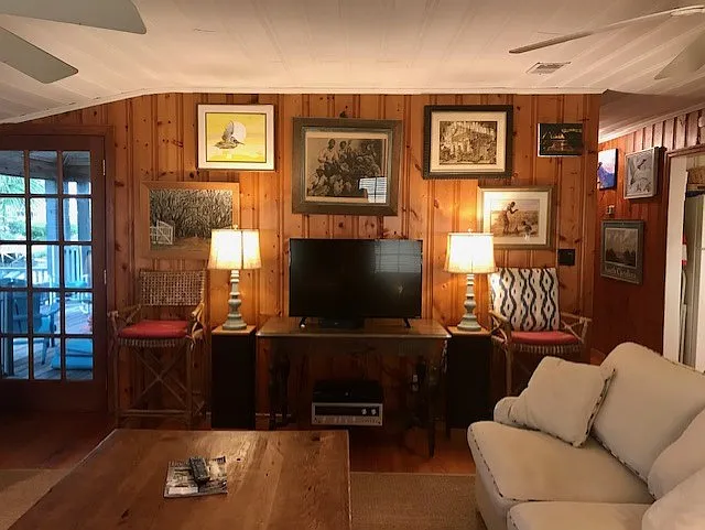 99 Sportsman Drive - 1 — Photo 2