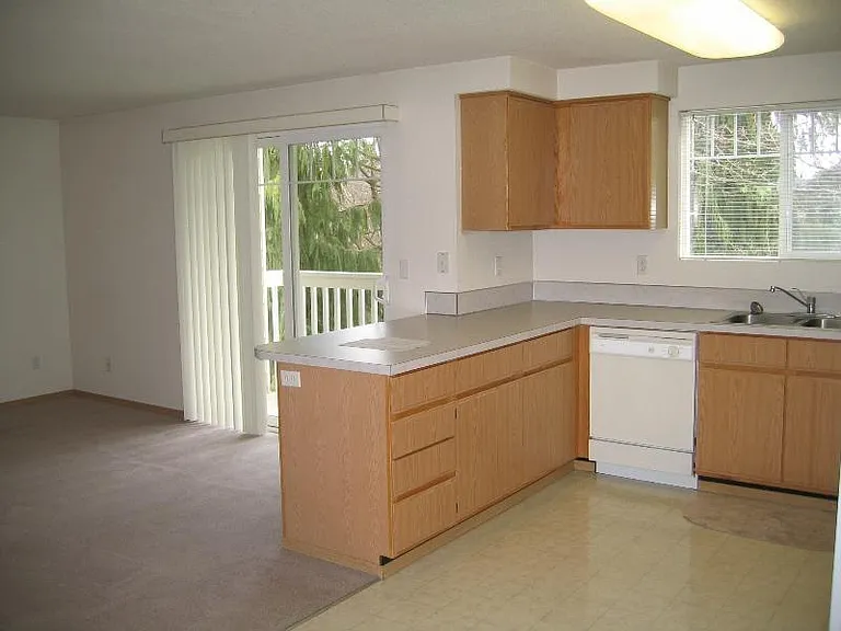 Golf Club Apartments — Photo 22
