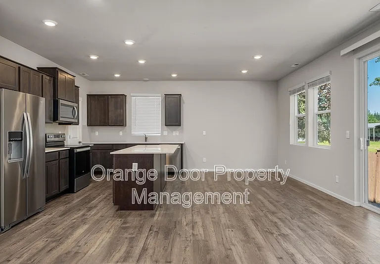 5611 151st Street Ct E — Photo 6