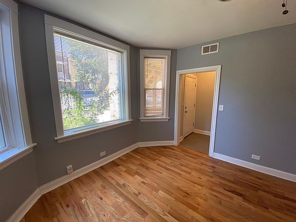 3rd image of 1647 N Karlov Ave APT 1