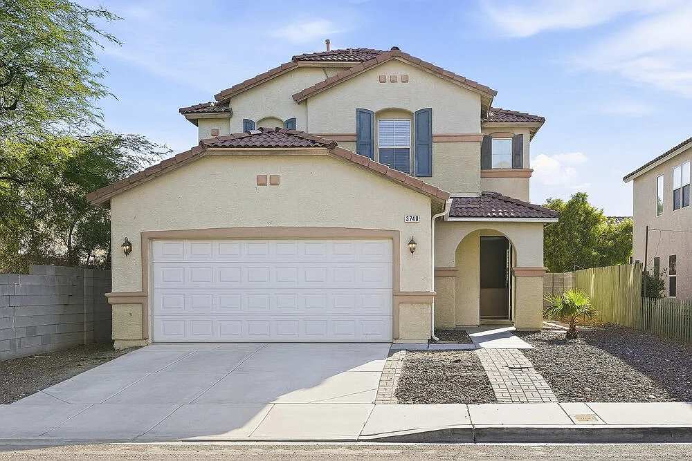 5 bed, 3.0 bath, 2544 sqft, $2,735 — Photo 2