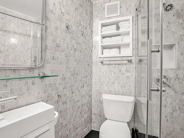 330 East 38th Street image 6 of 17