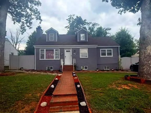 9406 Sheridan St, Lanham, MD 20706
