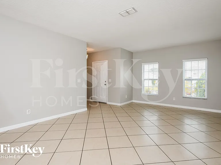 4781 Rockvale Dr — Photo 3