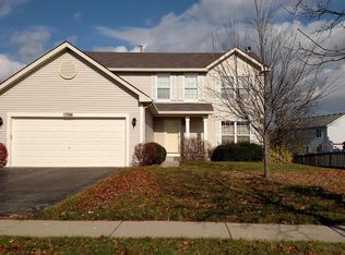 1300 E Fox Chase Dr, Round Lake Beach, IL 60073