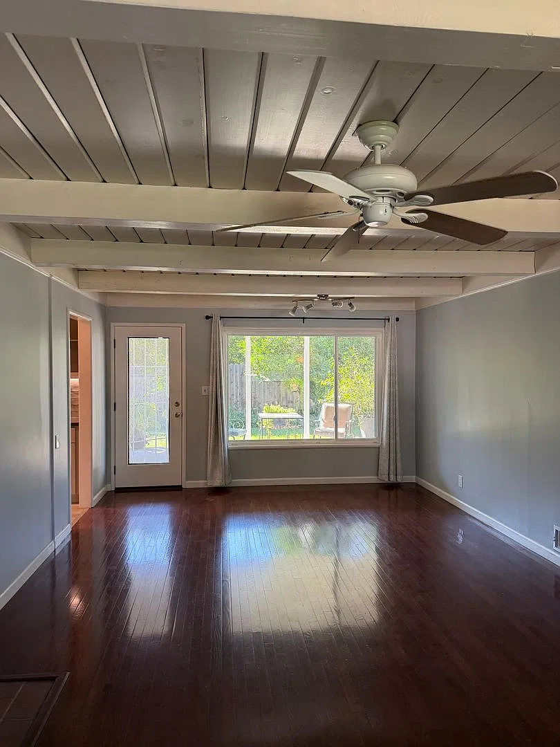 Darling 2 Bedroom In Arden Arcade!! — Photo 2