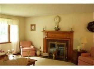 159 Mishawum Rd, Woburn, MA 01801