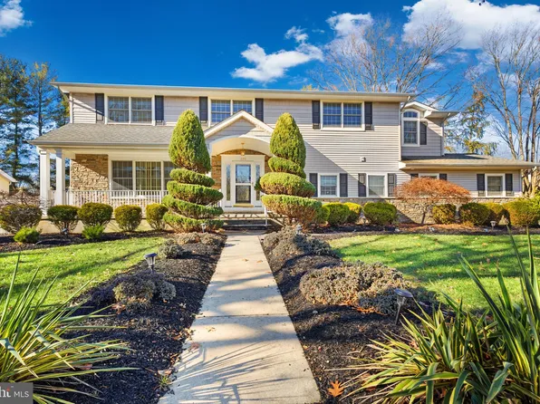220 Charlann Cir, Cherry Hill, NJ 08003