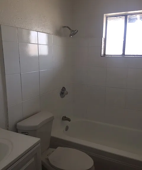 2139 W Glenrosa Ave #2 — Photo 9