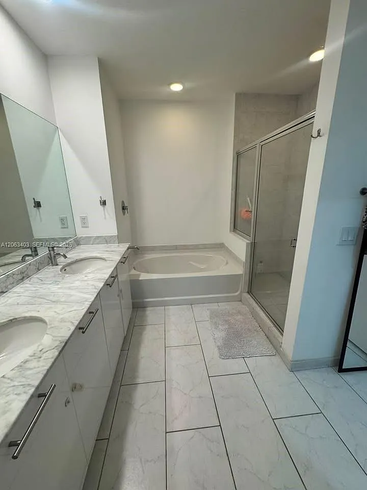 2 bed, 2.5 bath, 1289 sqft, $4,500 — Photo 3
