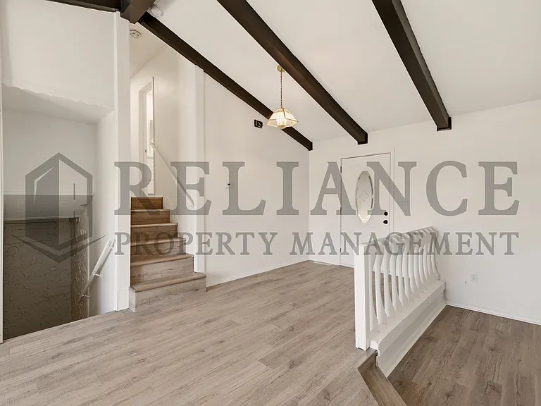 322 S Jonathan St — Photo 16
